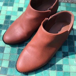 Kids Lucky Brand ankle boot with zipper